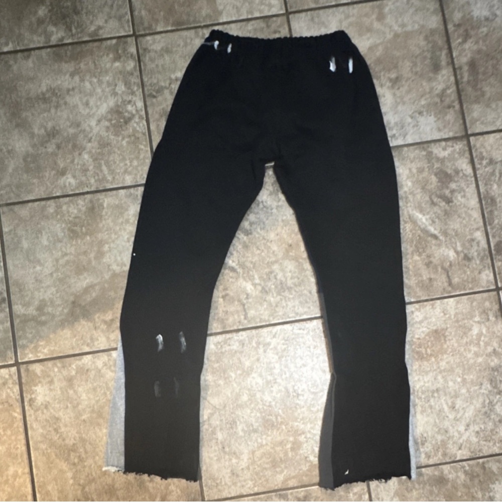 Gallery Dept Black Sweatpants with Gold Logo - Picture 5 of 5